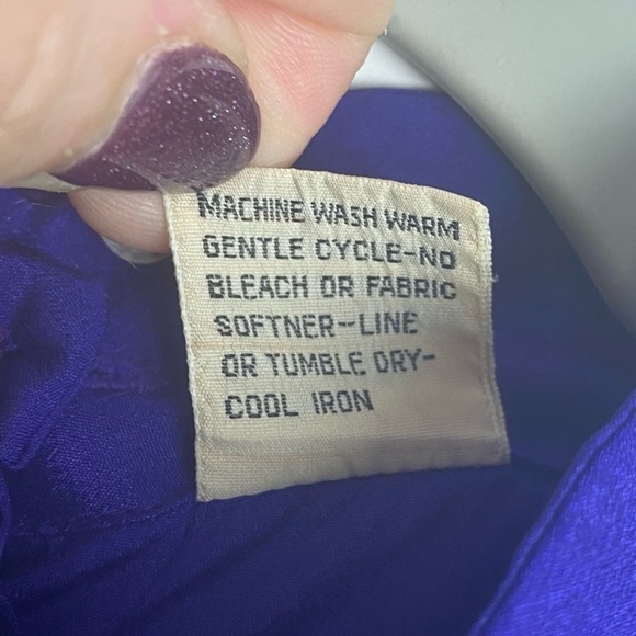 Liz Claiborne Vintage Pleated Front Button Down Back Blouse Women's 8 Purple - Picture 12 of 12